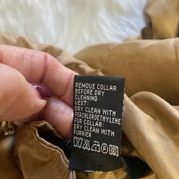 Etcetera Metallic Gold Puffer Jacket with zip off sleeves - Picture 11 of 13